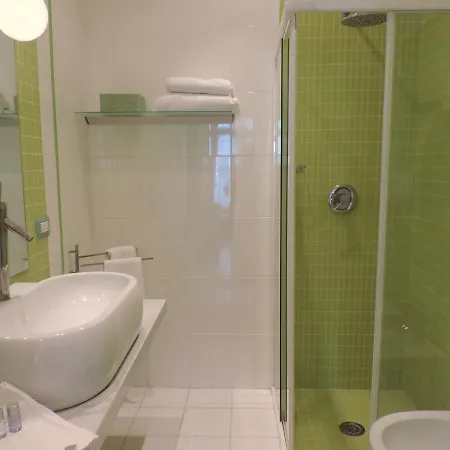 Apartahotel Close To Sea 3 Bedrooms Sestri Levante