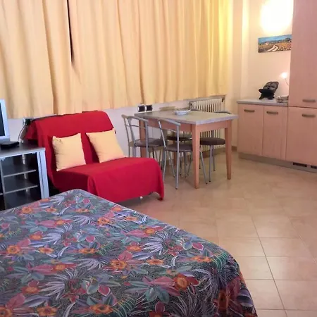 Close To Sea 3 Bedrooms Apartahotel Sestri Levante