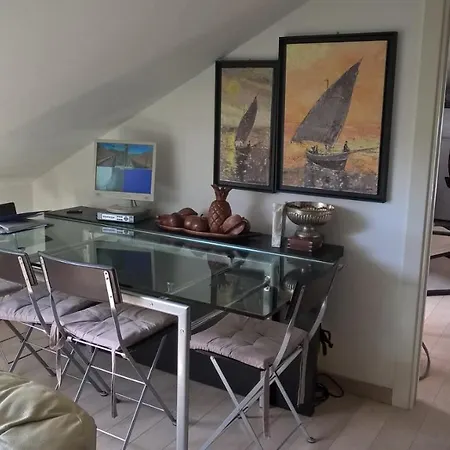 Close To Sea 3 Bedrooms *